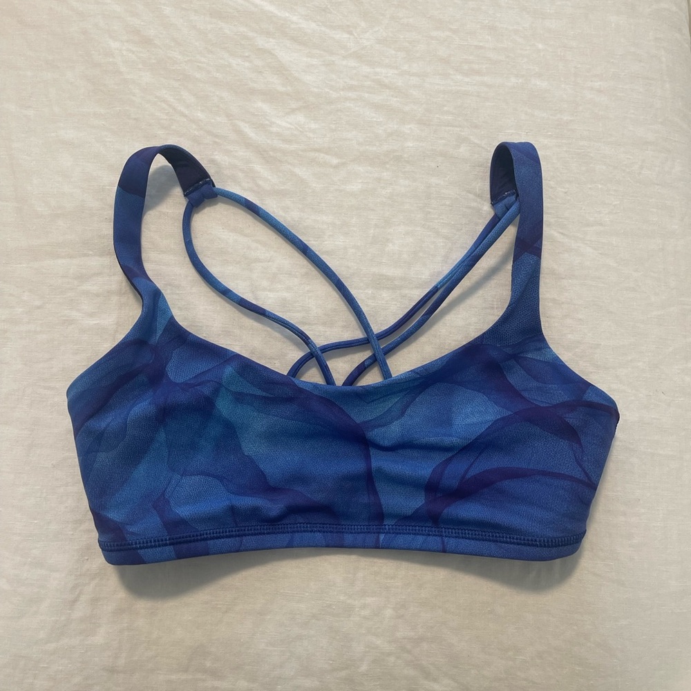 Lulu lemon blue sports bra
